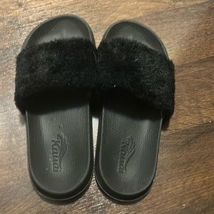 Size 6 slides